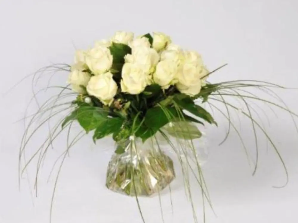 BOUQUET DE ROSES BLANCHES