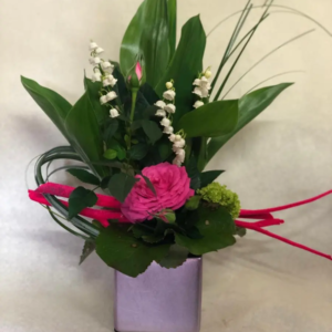 COMPOSITION MUGUET ET FLEURS (selon approvisionnement)