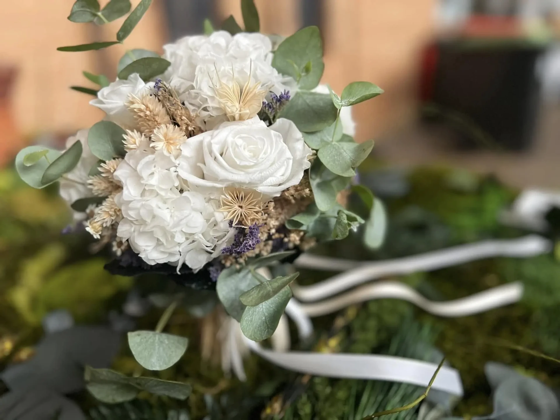 mariage-bouquet-mariee-blanc-gros-plan-la-comedie-des-fleurs-epinal mariage-bouquet-mariee-blanc-gros-plan-la-comedie-des-fleurs-epinal